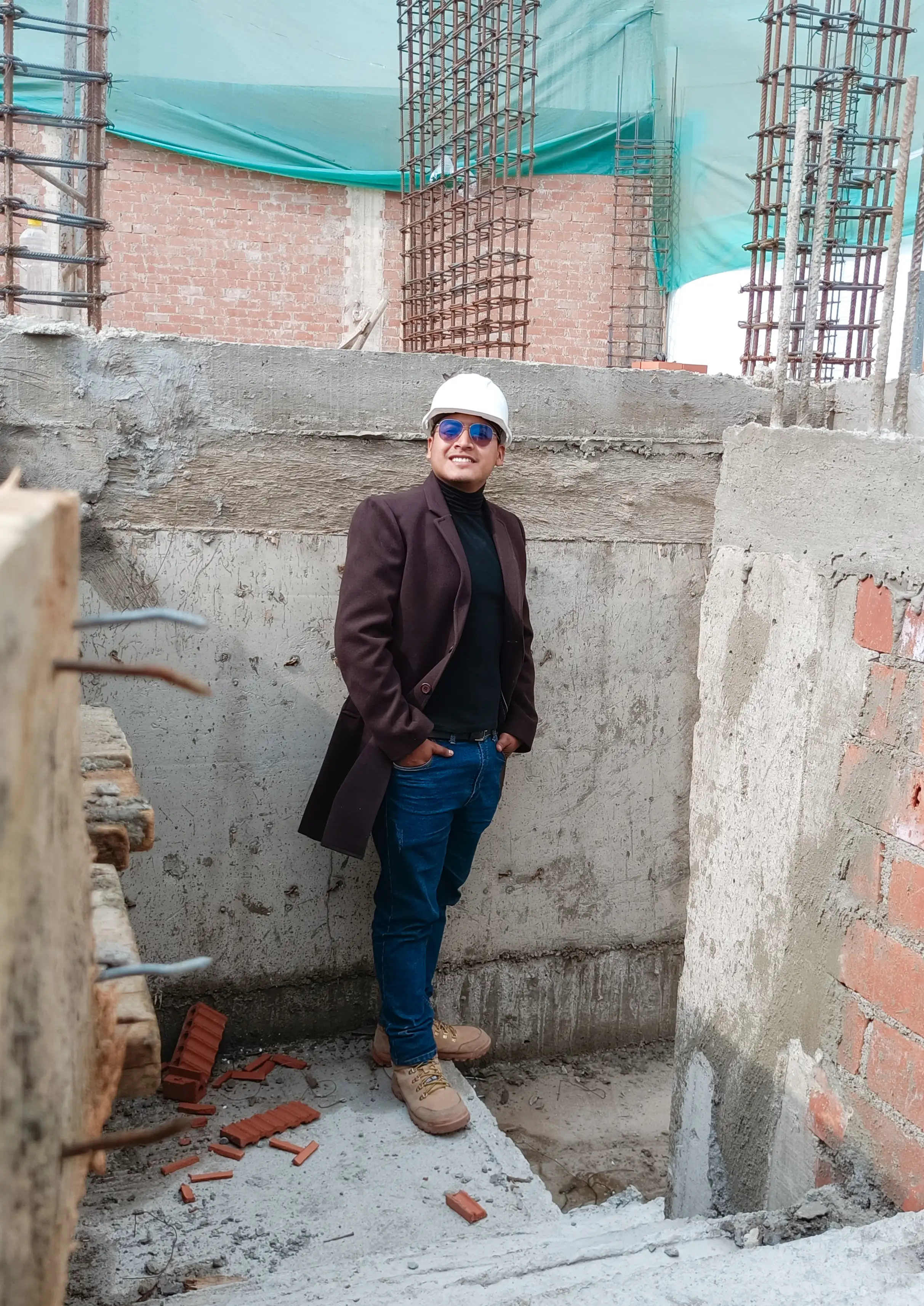 Arqui Luis Angel en obra